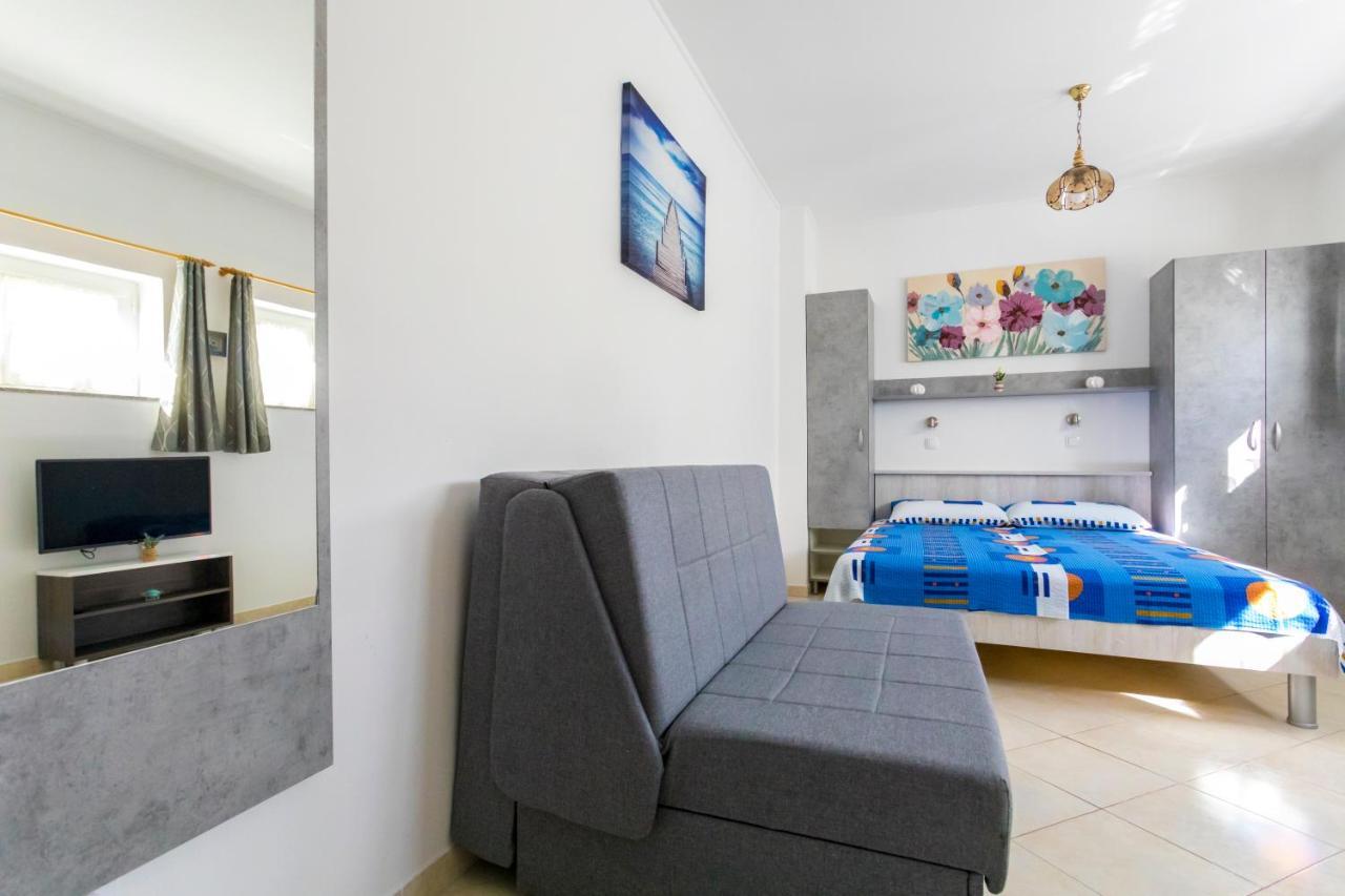 נייביצה Apartments Belavic By El-Pi Tours מראה חיצוני תמונה