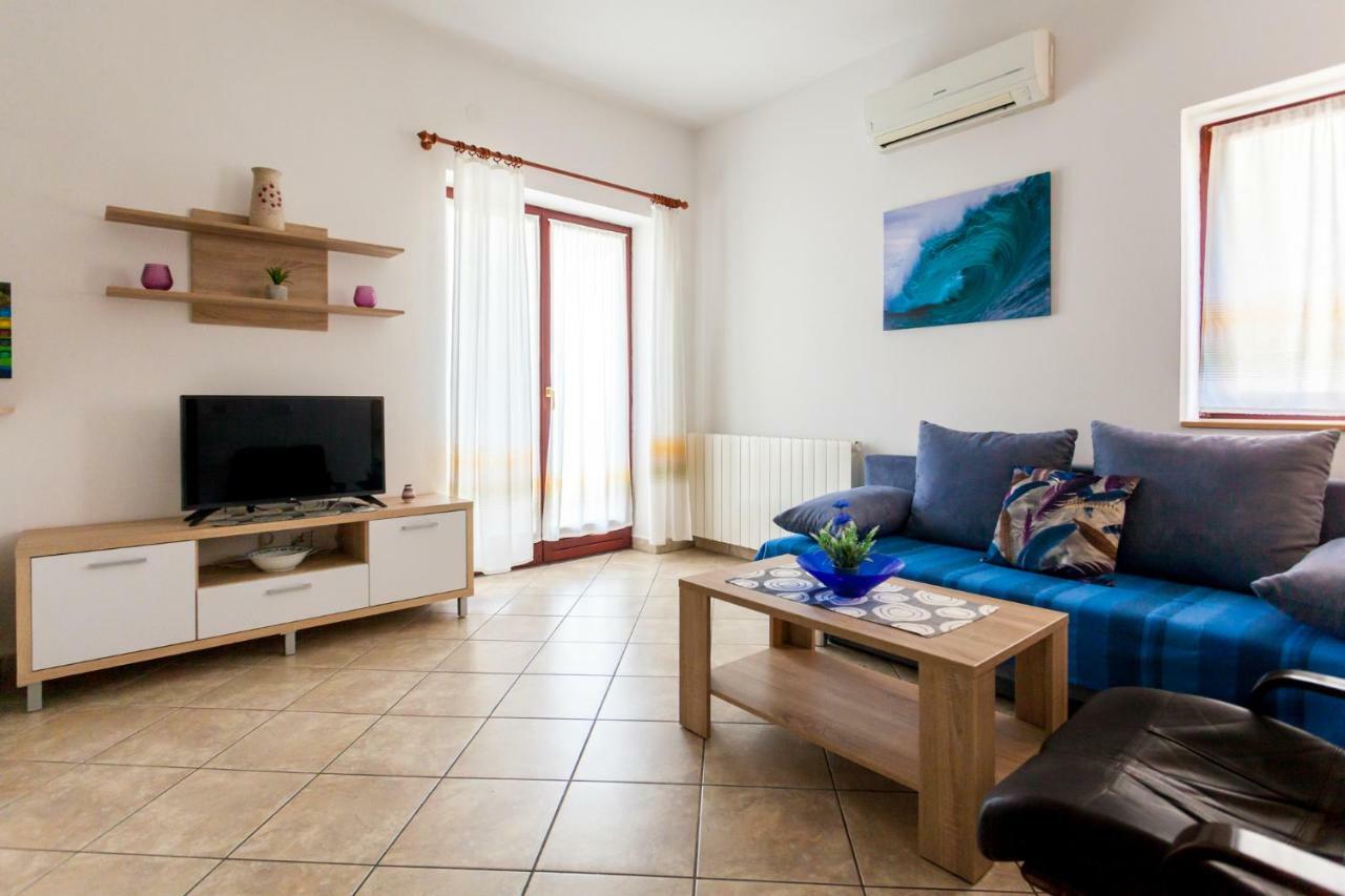 נייביצה Apartments Belavic By El-Pi Tours מראה חיצוני תמונה