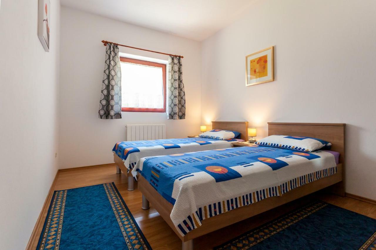 נייביצה Apartments Belavic By El-Pi Tours מראה חיצוני תמונה