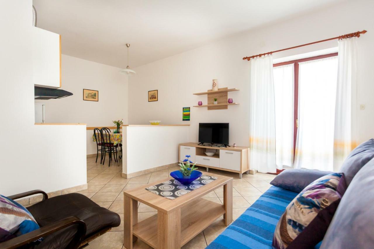 נייביצה Apartments Belavic By El-Pi Tours מראה חיצוני תמונה