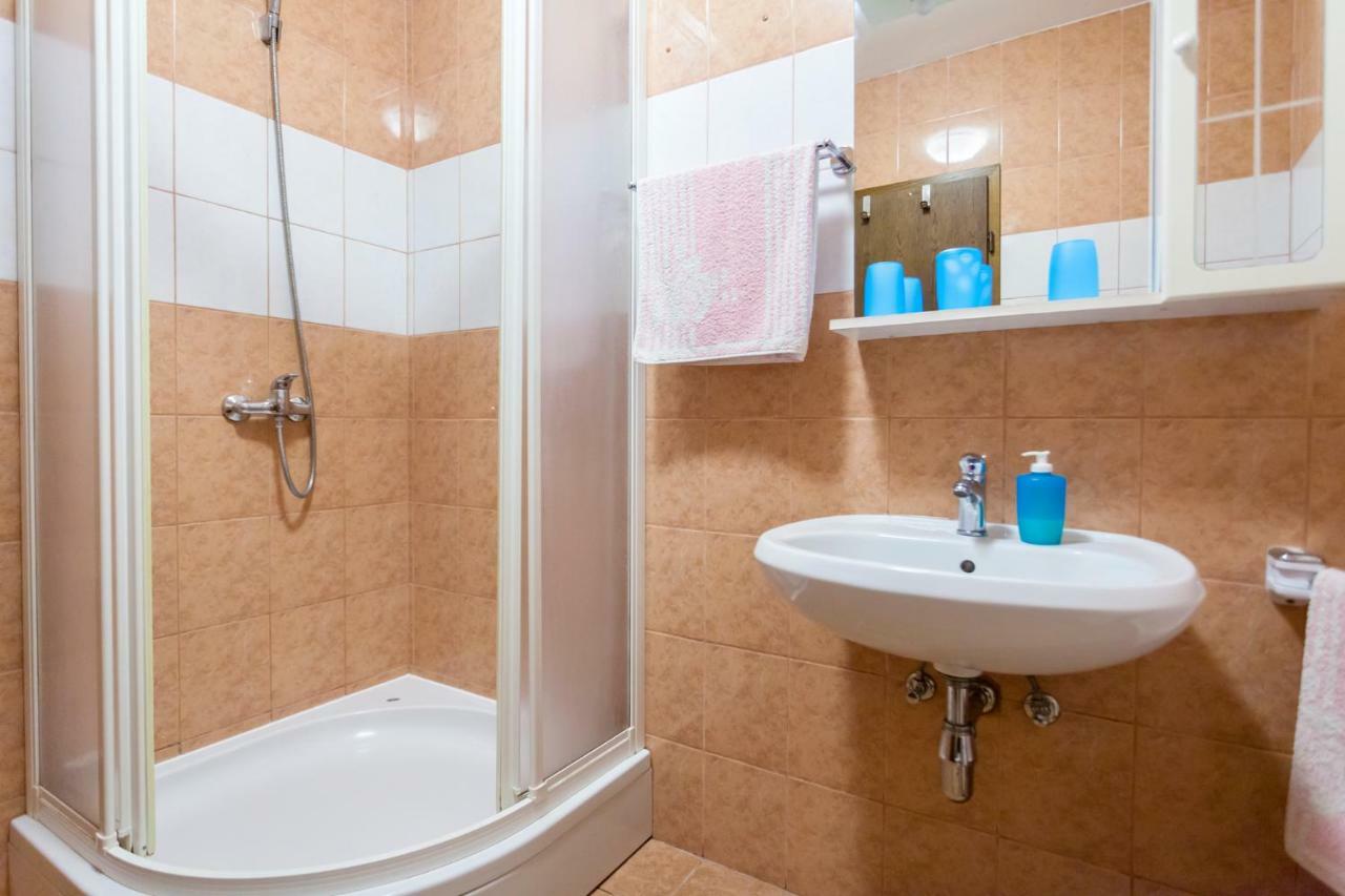 נייביצה Apartments Belavic By El-Pi Tours מראה חיצוני תמונה