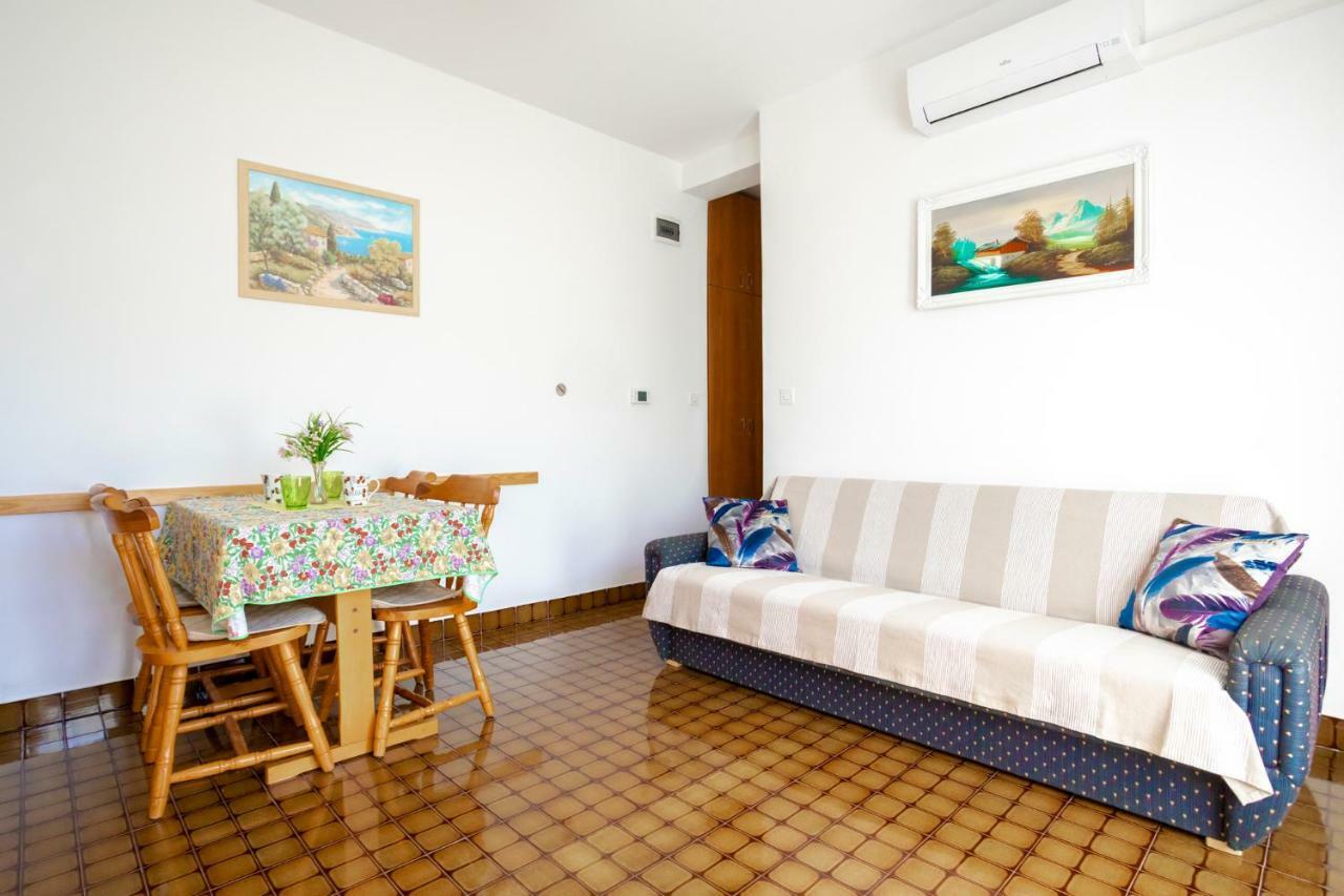 נייביצה Apartments Belavic By El-Pi Tours מראה חיצוני תמונה