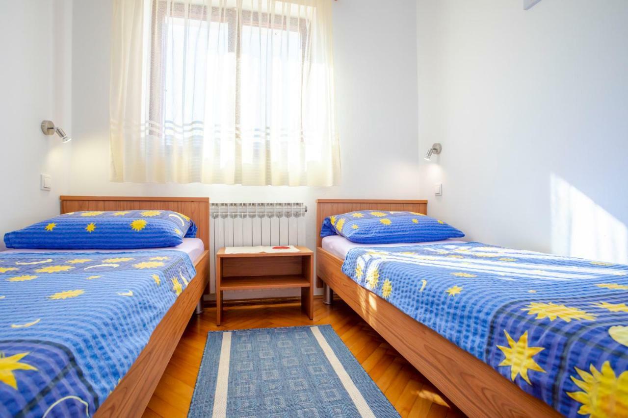 נייביצה Apartments Belavic By El-Pi Tours מראה חיצוני תמונה